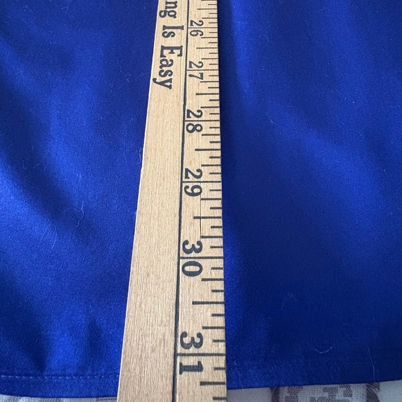 Chico's No- Iron shirt in a beautiful Deep Blue - Picture 9 of 9